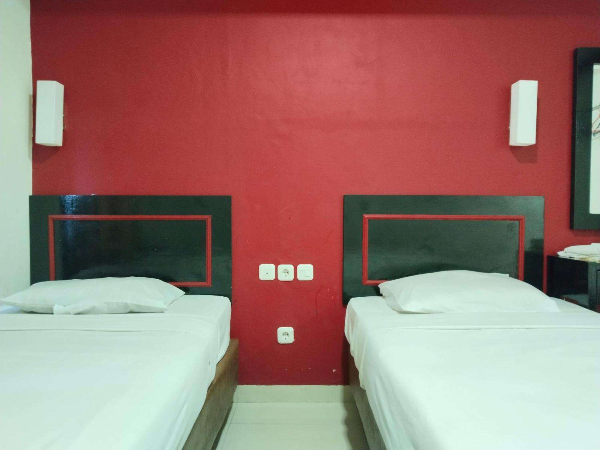 Metro Hotel Bekasi Powered By Cocotel Ngoại thất bức ảnh